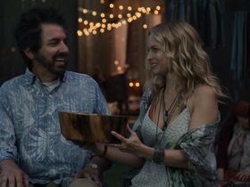 Хизер Грэм секси – Достать коротышку s03e07 (2019) #7