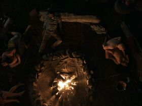 Хизер Грэм секси – Достать коротышку s03e07 (2019) #8