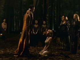 Кирнан Шипка секси – Леденящие душу приключения Сабрины s01 (2018) #12