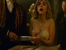 Кирнан Шипка секси – Леденящие душу приключения Сабрины s01 (2018) #14