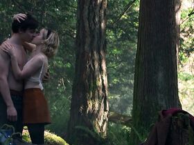 Кирнан Шипка секси – Леденящие душу приключения Сабрины s01 (2018) #20