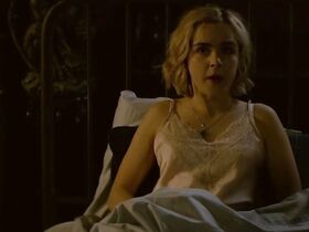 Кирнан Шипка секси – Леденящие душу приключения Сабрины s01 (2018) #22