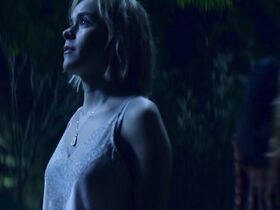 Кирнан Шипка секси – Леденящие душу приключения Сабрины s01 (2018) #23