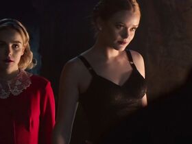 Кирнан Шипка секси – Леденящие душу приключения Сабрины s01 (2018) #7