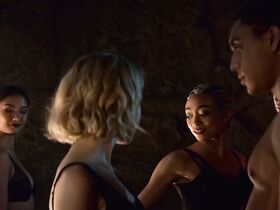 Кирнан Шипка секси – Леденящие душу приключения Сабрины s01 (2018) #8