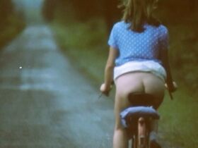 Шарлотт Александра голая – Настоящая девчонка (1976) #19