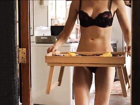 Мадлен Мерритт голая, Рут Рейнольдс голая – Гостевой дом (2012) #10