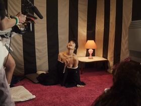 Нанами Каваками голая – Обнаженный режиссер s01e04 (2019) #5