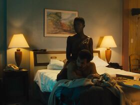 Джоди Тёрнер-Смит голая – Джетт s01e02 (2019) #5