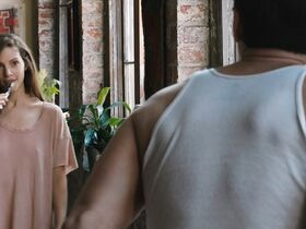 Кэтерин Каннингэм секси – Йеллоустоун s02e01 (2019) #5