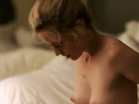 Эвелин Брошу голая – Прошлое перед нами (2016) #3