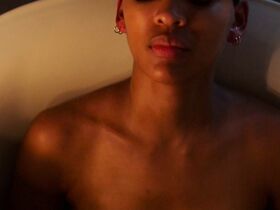 Миган Гуд секси – Незваный гость (2019) #11