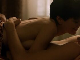 Линда Фиорентино голая – Попался, или Шпионские игры (1985)