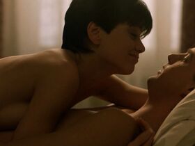 Линда Фиорентино голая – Попался, или Шпионские игры (1985) #2