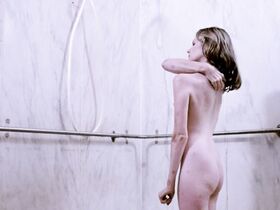 Дайян Халл голая – Пятый этаж (1978)