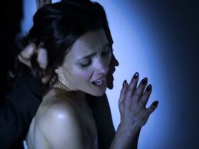 Линн Манчинелли голая – Цена молчания (2018) #11