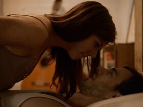 Рут Гудвин секси – Засада (2018) #8