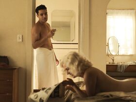 Джули Энн Эмери голая – Уловка-22 s01e01 (2019) #7