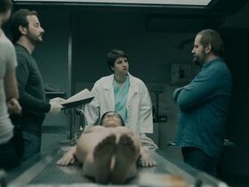 Летиция Шамбон голая – Отряд 42 s01e04 (2017) #2