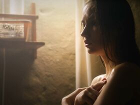 Элишка Крженкова секси – Преследуемые призраками s01e03 (2018) #4