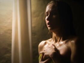 Элишка Крженкова секси – Преследуемые призраками s01e03 (2018) #6