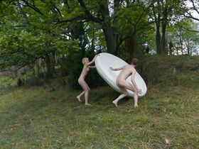 Рооса Сёдерхолм голая – Они сбежали (2014) #6