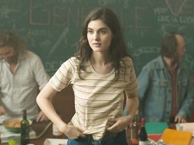 Клэр Шюст голая – Дамьен хочет изменить мир (2019) #6