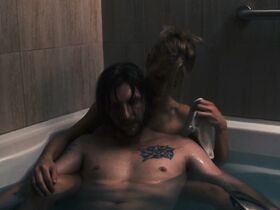 Тесса Фаррелл голая – Безумие внутри (2019) #30