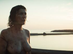 Коринн Валанкон голая – Marianne s01e01-03 (2019) #10