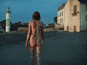 Коринн Валанкон голая – Marianne s01e01-03 (2019) #8