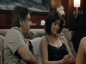 Мелани Дуте секси – Между друзьями (2015) #2