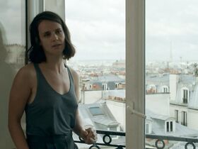 Дженнифер Декер голая – Красивый бандит (2018) #10