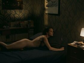 Дженнифер Декер голая – Красивый бандит (2018) #2