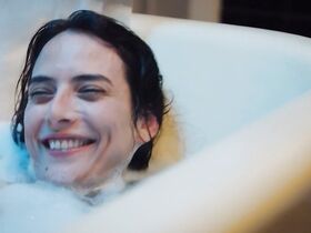 Наиля Арзун голая – Le Grand bazar s01e01, e03, e04, e06 (2019) #15