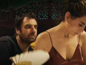 Наиля Арзун голая – Le Grand bazar s01e01, e03, e04, e06 (2019) #8