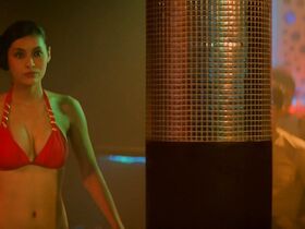 Мелани Дуте секси – Райский пляж (2019) #8