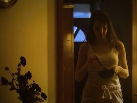 Ванда Чалупкова голая – Преследуемые призраками s01e06 (2018) #4