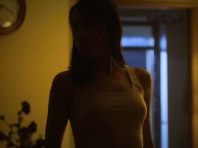 Ванда Чалупкова голая – Преследуемые призраками s01e06 (2018) #6