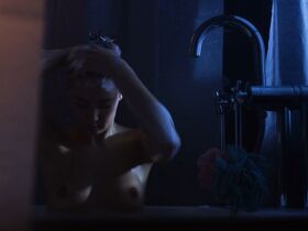 Ванда Чалупкова голая – Преследуемые призраками s01e06 (2018) #7
