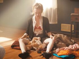 Лекси Лоуелл голая – Предначертание судьбы: Пространство-время (2019) #14