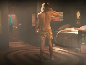 Лекси Лоуелл голая – Предначертание судьбы: Пространство-время (2019) #2