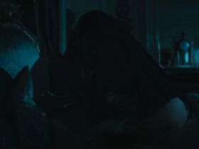 Жюли Де Бона голая – Благотворительный базар s01e03, e05 (2019) #7