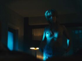 Гайте Янсен голая – Джетт s01e02 (2019) #5