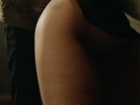 Дорка Гриллуш голая – Уикенд (2015) #12