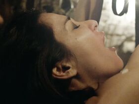 Дорка Гриллуш голая – Уикенд (2015) #15