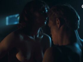 Ванесса Лойбль голая – Наши чудесные годы (2020)