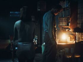 Ванесса Лойбль голая – Наши чудесные годы (2020) #2