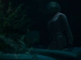 Хейли Беннетт секси – Глотай (2019) #11