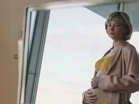 Хейли Беннетт секси – Глотай (2019) #7