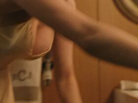 Хейли Беннетт секси – Глотай (2019) #8